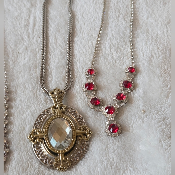 Necklace And Bracelet Bundle - Picture 4 of 8